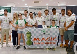 Los integrantes del Magic Extremadura tras quedar terceros en el Nacional.