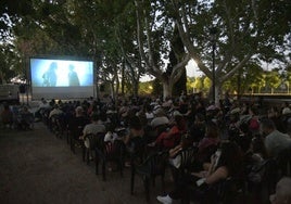 Cine de verano en el parque de la Legión.