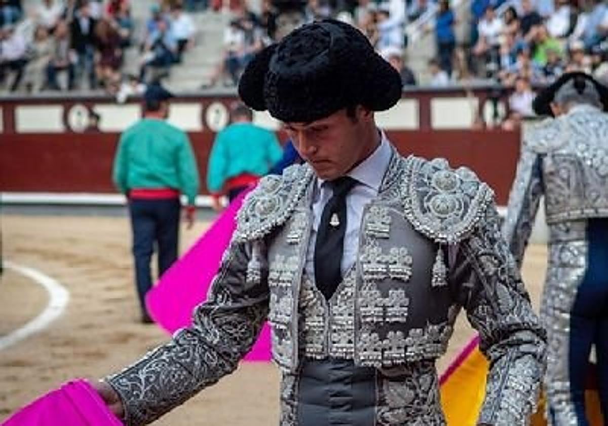 Herido grave en la plaza de Guijuelo el banderillero extremeño Juan Luis Moreno
