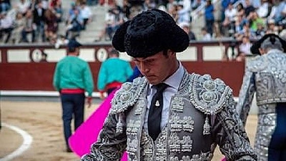 Herido grave en la plaza de Guijuelo el banderillero extremeño Juan Luis Moreno