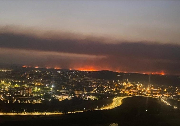 Extremadura pide ayuda para combatir los incendios ante la situación de «extrema gravedad»