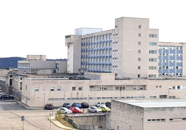 Un hombre resulta herido grave al caer de una escalera en Malpartida de Plasencia