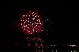 Fuegos artificiales de San Juan en Badajoz.