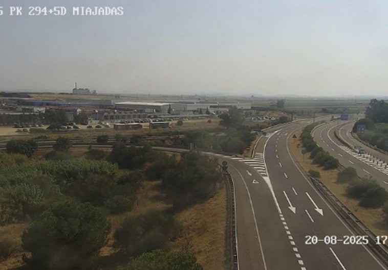 Restablecida la circulación en la autovía A-5 tras el corte provisional por un incendio en Escurial