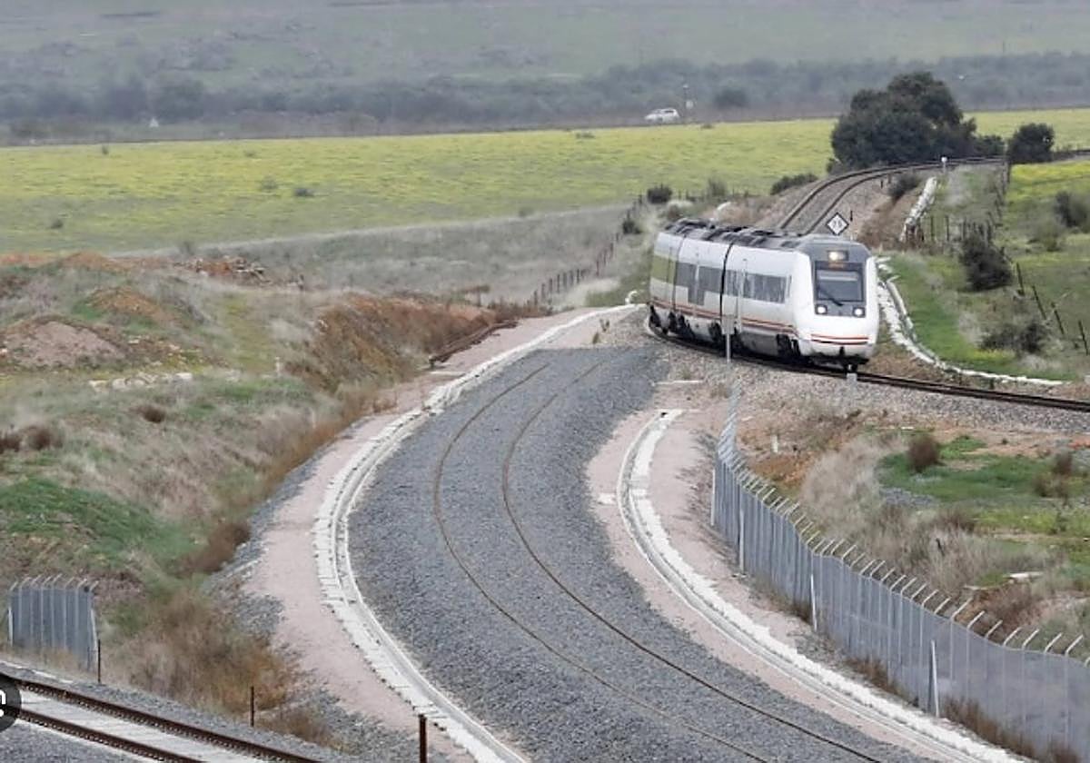Los trenes de media distancia entre Extremadura y Madrid saldrán y llegarán de Leganés este fin de semana