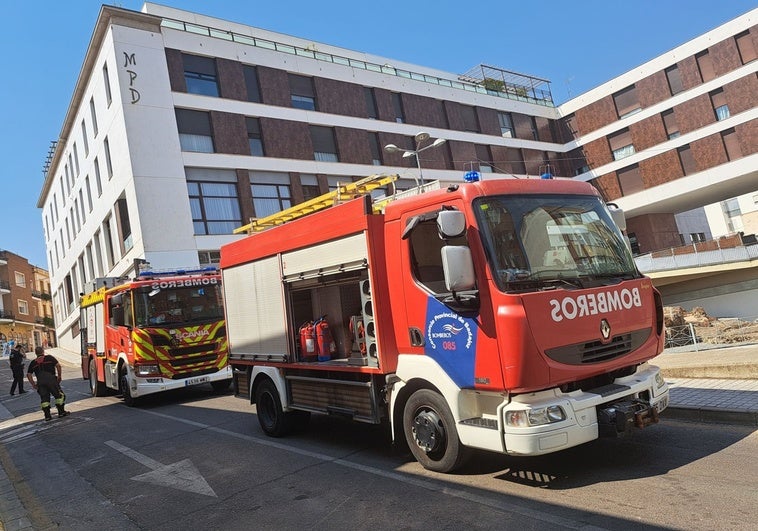 Susto en el Residencial de la calle Pontezuelas de Mérida por el incendio de un aparato de aire acondicionado