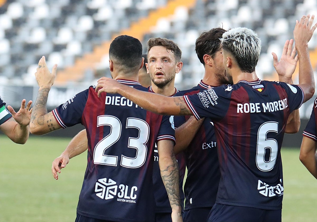 Celebración del gol azulgrana ante el Badajoz el sábado.