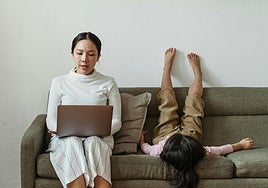 Las ayudas a la conciliación mediante teletrabajo y horarios flexibles pueden solicitarse desde este miércoles