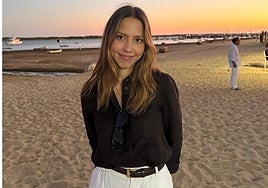 Paula Tello en su lugar favorito: una playa en Huelva.
