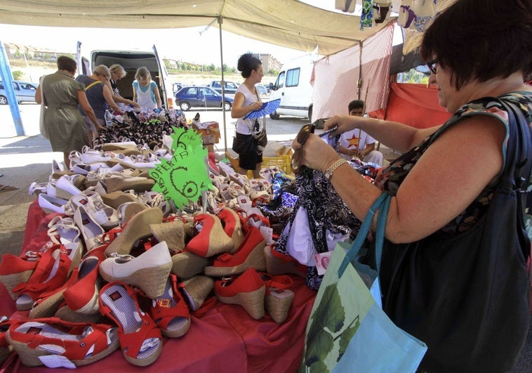 El Ferial de Mérida acoge este jueves un mercadillo extraordinario nocturno