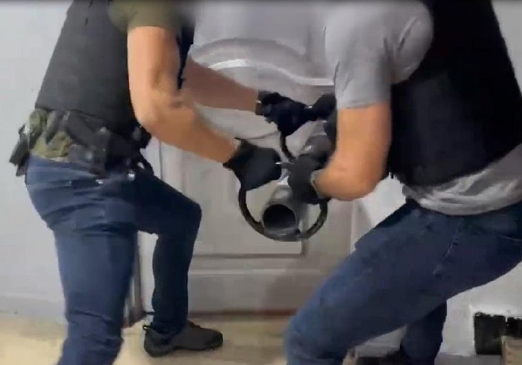 Cae una banda que marcaba las casas acusada de 32 robos en Badajoz, Sevilla, Utrera y Dos Hermanas