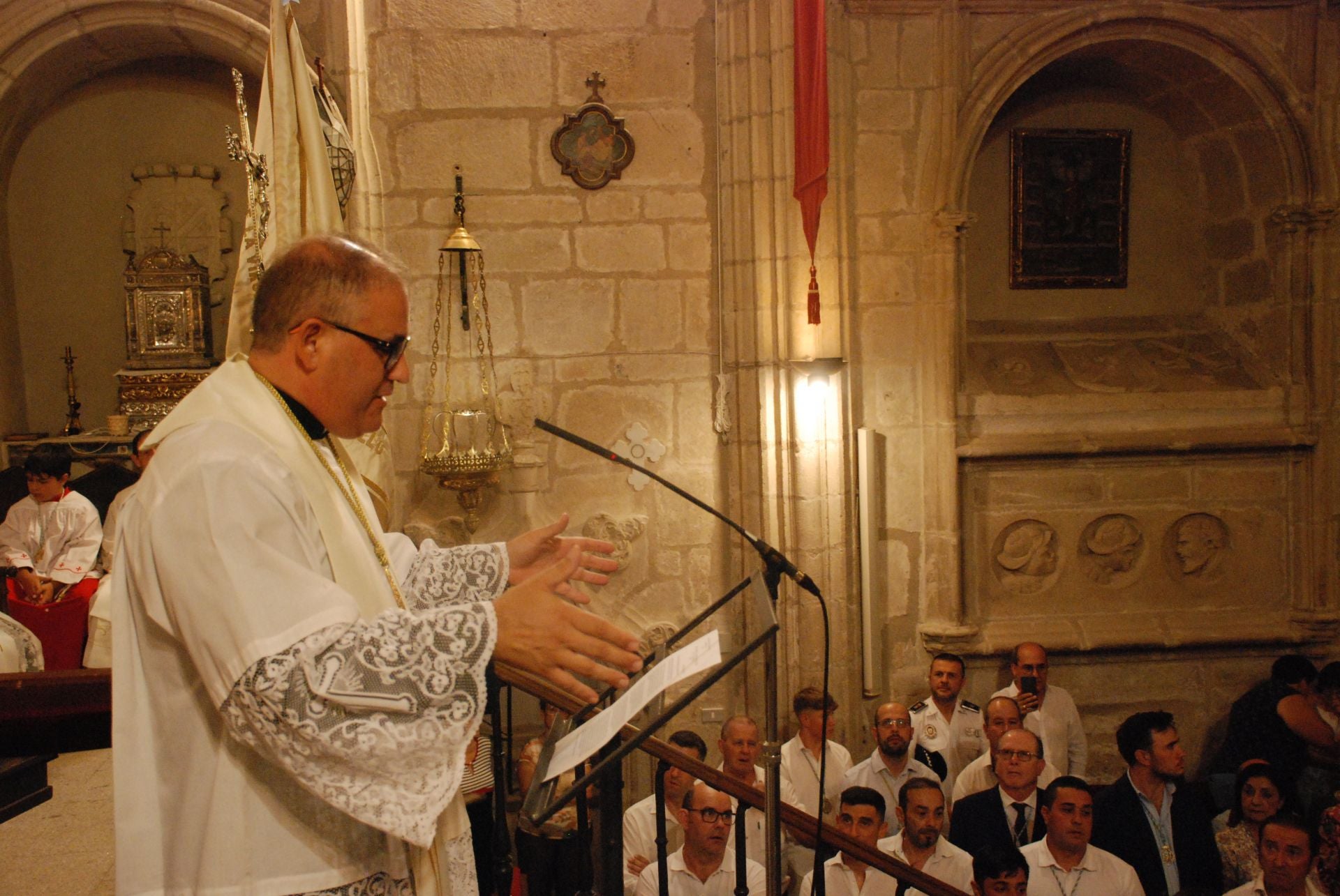 La bajada de la Patrona a la iglesia de San Martín en imágenes