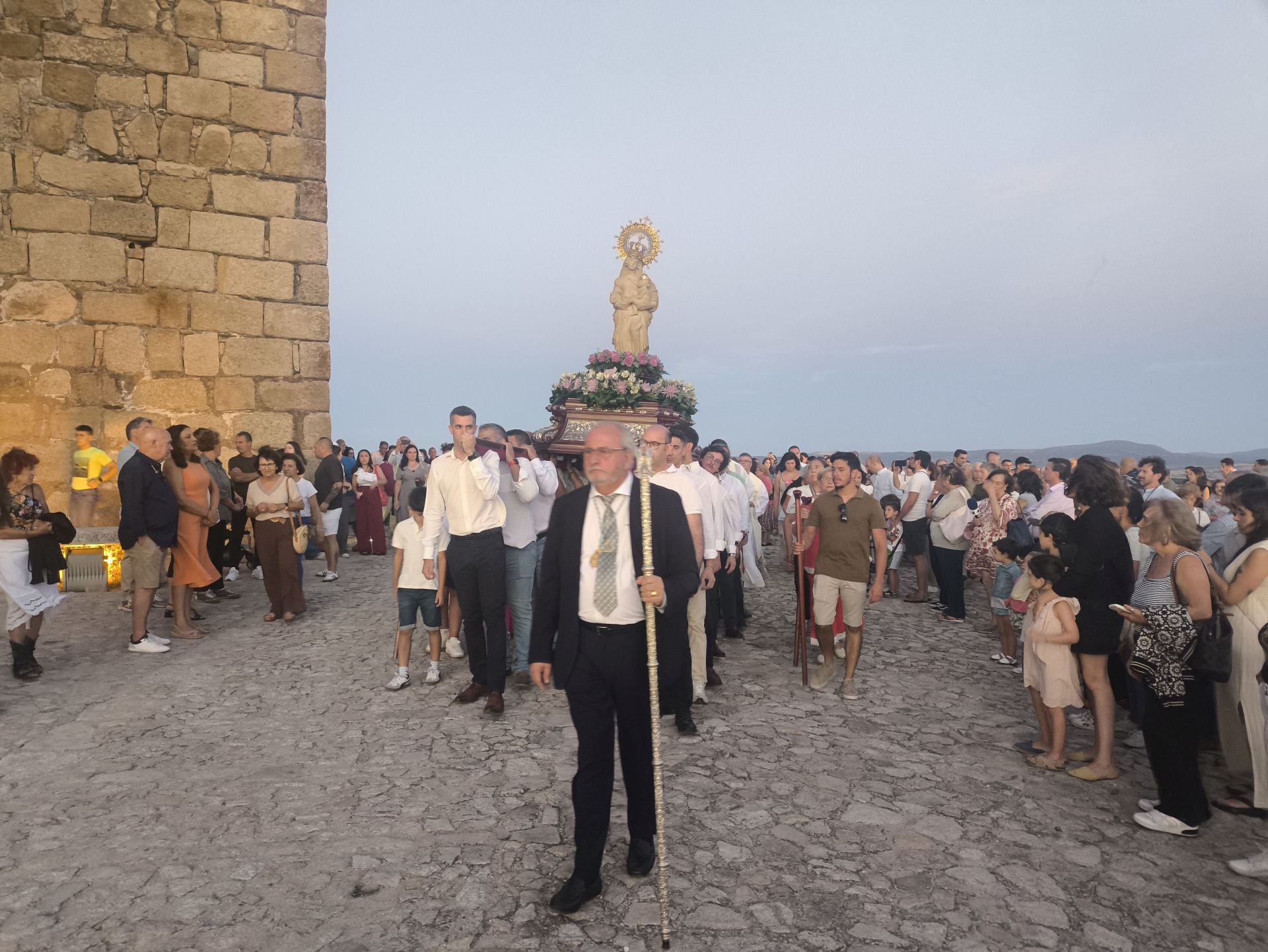 La bajada de la Patrona a la iglesia de San Martín en imágenes