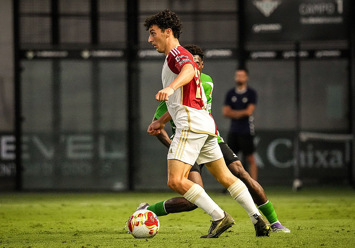 Emi en el partido de pretemporada ante el Betis Deportivo.