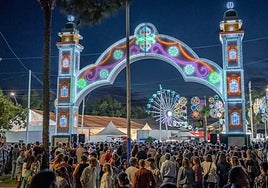 Mérida alumbra ocho días de fiesta con el encendido de Pilar Vizcaíno