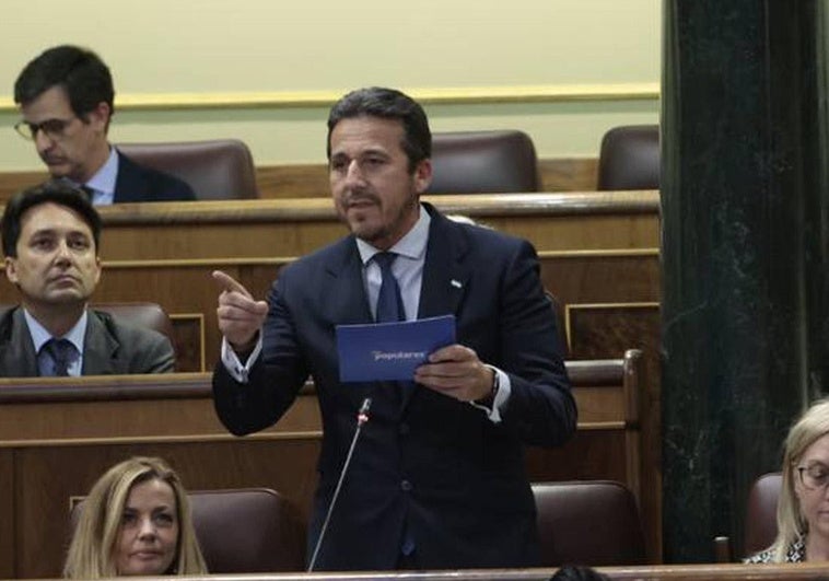 Víctor Píriz dimite como secretario general de la Consejería de Economía para trabajar en la privada