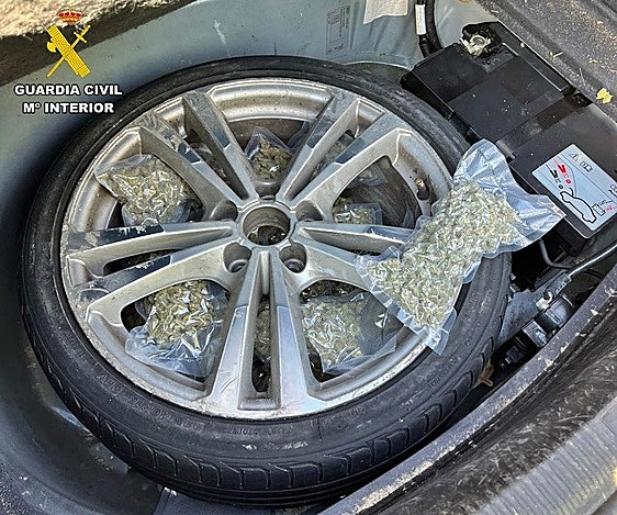 Intervenidos en Badajoz más de dos kilos de droga ocultos en una rueda de repuesto