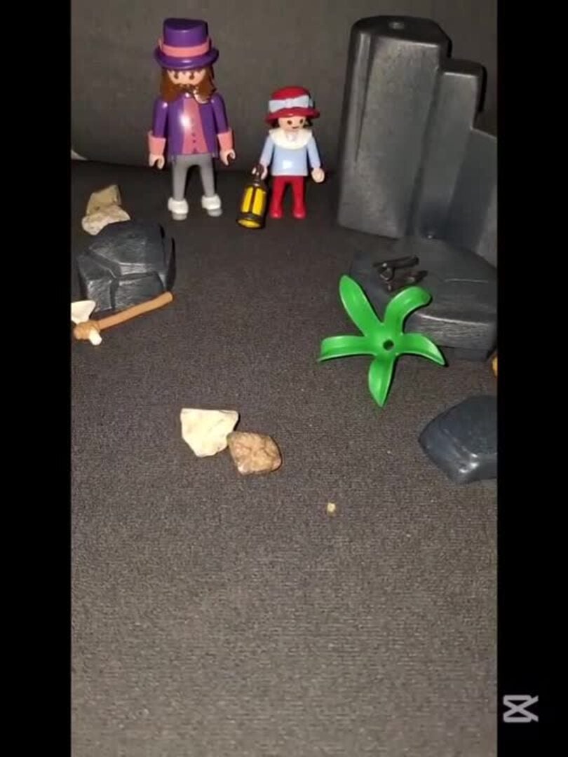 Raúl, un niño de 12 años, convierte la historia de Altamira en una auténtica película de Playmobil