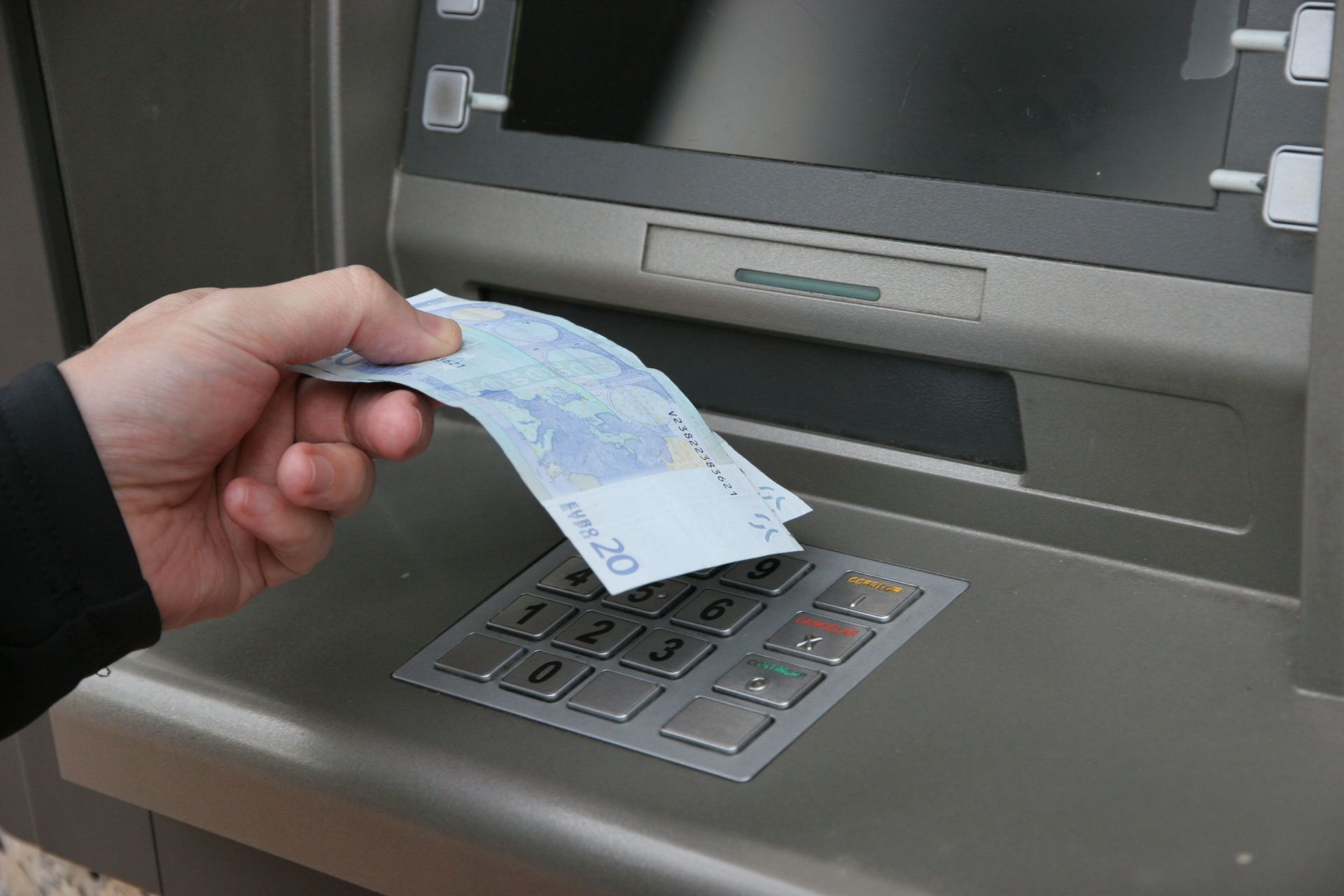 Cuándo se cobra el paro en septiembre 2025: este es el día que paga cada banco