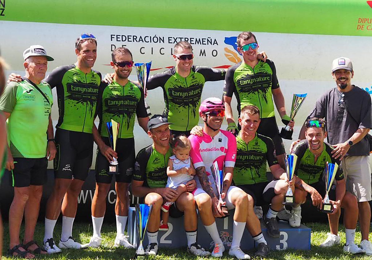 Componentes del Tany Nature que salió triunfador de Don Benito.