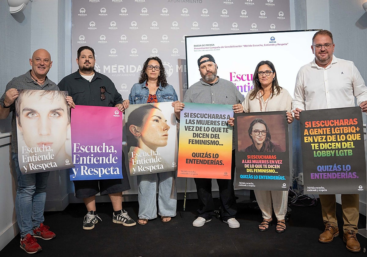 Presentación de los carteles de la nueva campaña municipal.