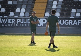 Juan Marrero dirigiendo un entrenamiento esta pretemporada.