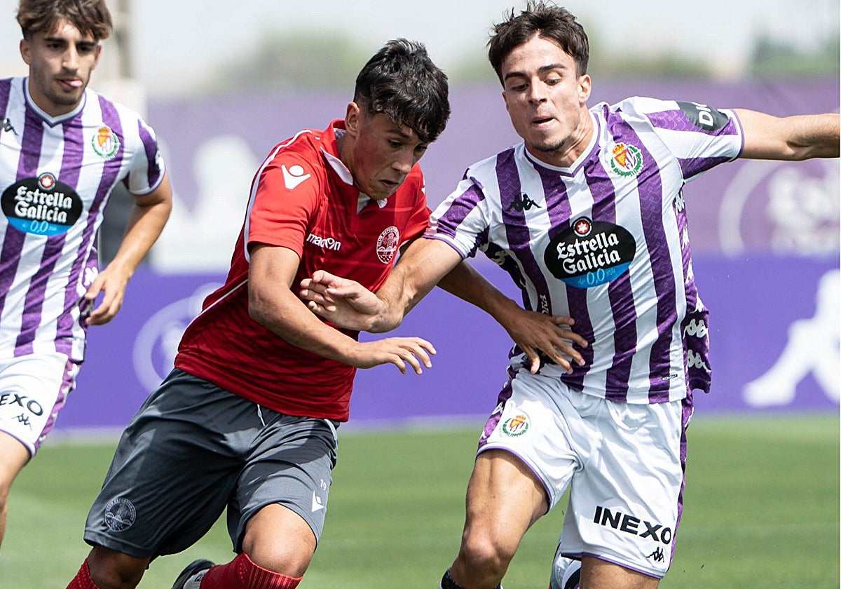 Acción del partido de pretemporada ante el filial del Valladolid.