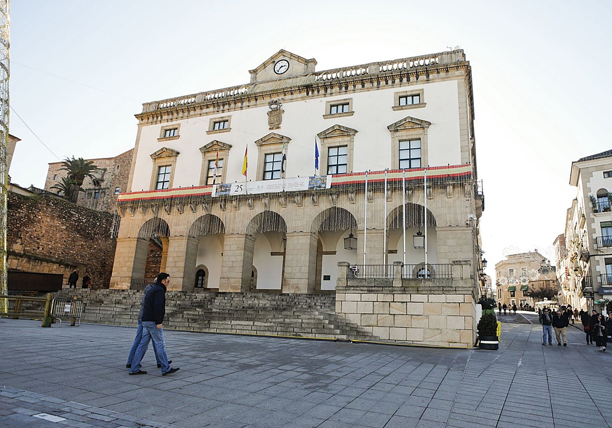 El contrato cubre durante cuatro años todos los organismos municipales.