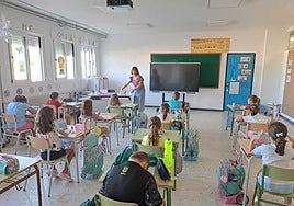 Imagen de archivo del primer día de clase.