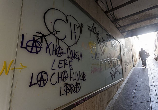 Aspecto de la calle Sánchez Varona, junto a Moret. JORGE REY