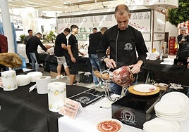 Todo preparado para acoger el V Encuentro Benéfico de Cortadores de Jamón en Coria