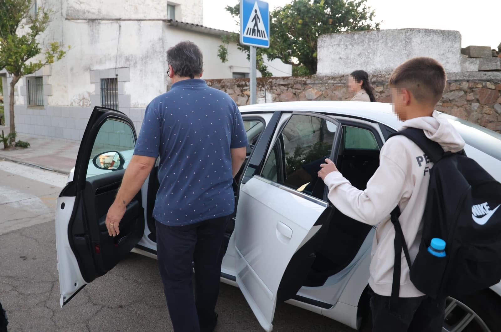 Fotos | Alumnos se quedan sin transporte escolar