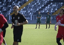Marrero dirige una sesión de entrenamientos del Badajoz.
