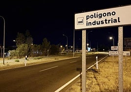 Zona del polígono industrial donde aparecen la mayor parte de las farolas apagadas.