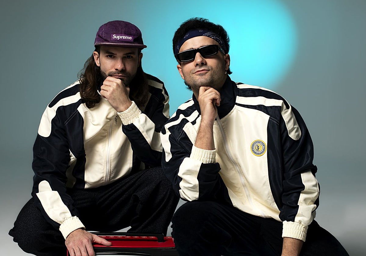 Los pacenses José Manuel Arnao y Pepe Cortés, conocidos como Los Primos DJ.