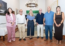 Representantes de la plataforma con la presidenta de la Junta, la consejera y la gerente del área de salud el pasado 27 de agosto.