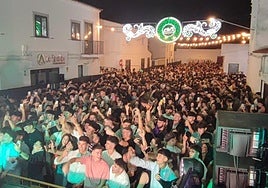 La plaza del Guadiana, llena para uno de los conciertos de esta feria de 2025.
