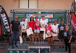 Podio con los ganadores de la Crono Asperillas 2025.