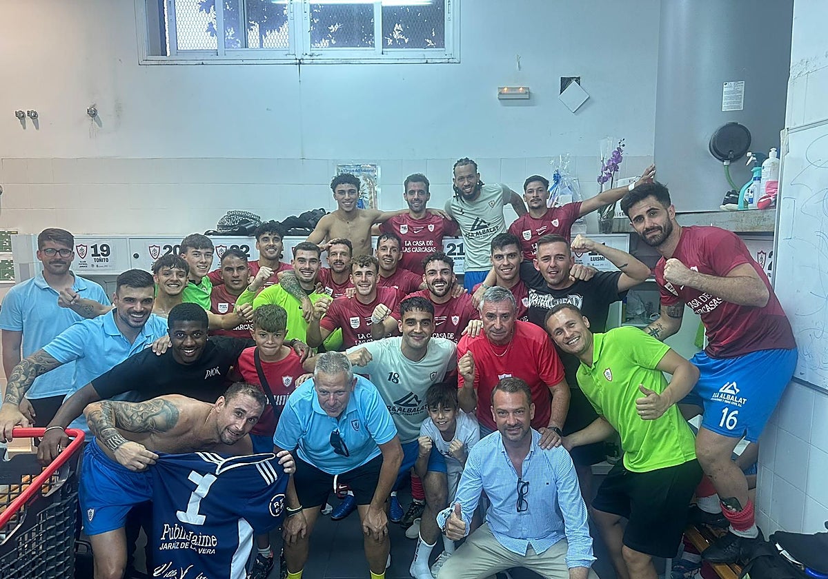 El Jaraíz celebra su segunda victoria en su segundo partido.