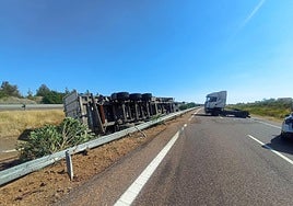 Tres kilómetros de retenciones en la A-66 tras el accidente de un camión articulado