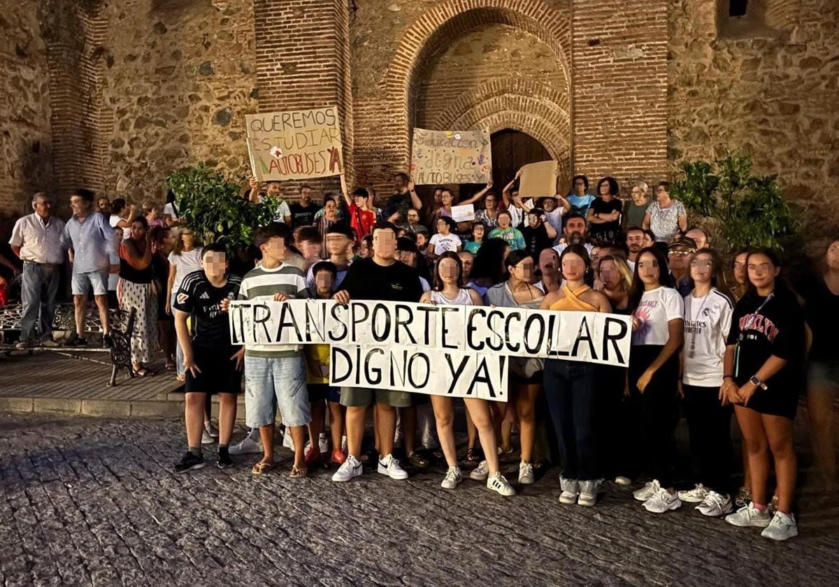Los empresas del transporte escolar acusan a la Junta de Â«incumplir acuerdosÂ» y de impagos