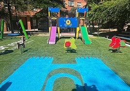 Parque infantil reformado recientemente en Badajoz.