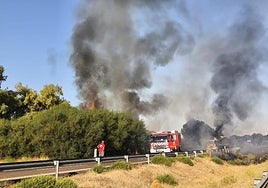 El incendio de un camión provoca retenciones en la A-5, a la altura de Lobón