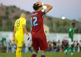 Borja DOmingo se lamenta por una ocasión en Santa Amalia.