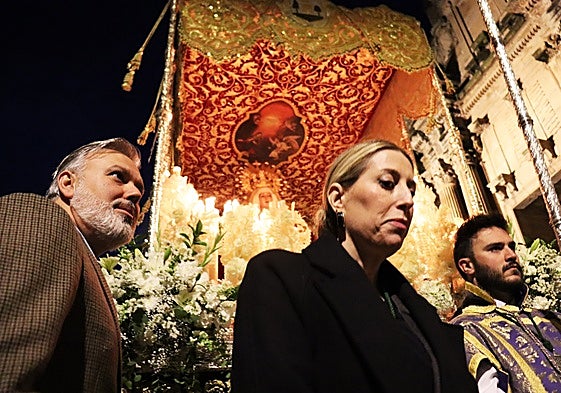 Fernando Pizarro y María Guardiola, en la última Semana Santa de Plasencia.