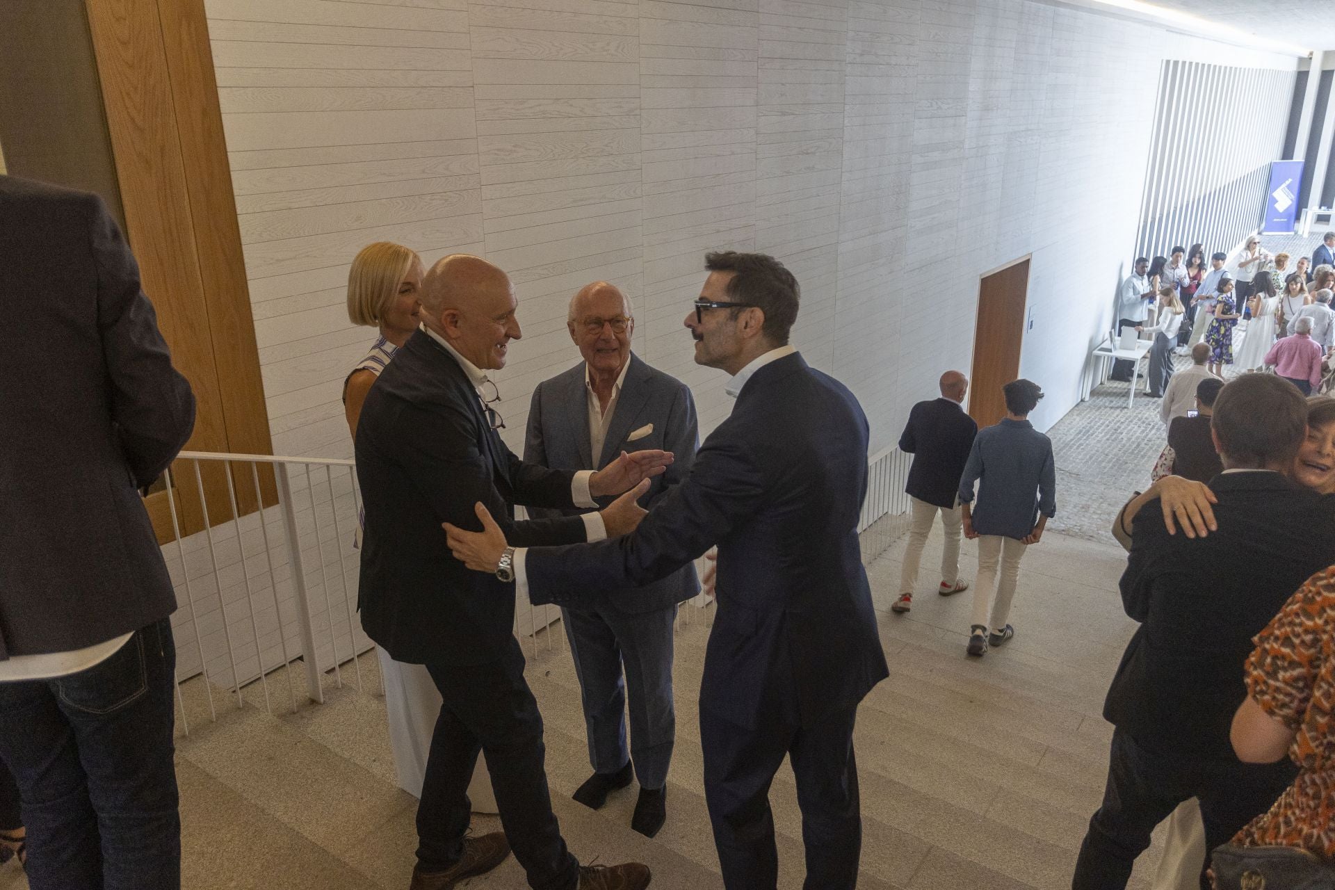 Homenaje a Helga de Alvear