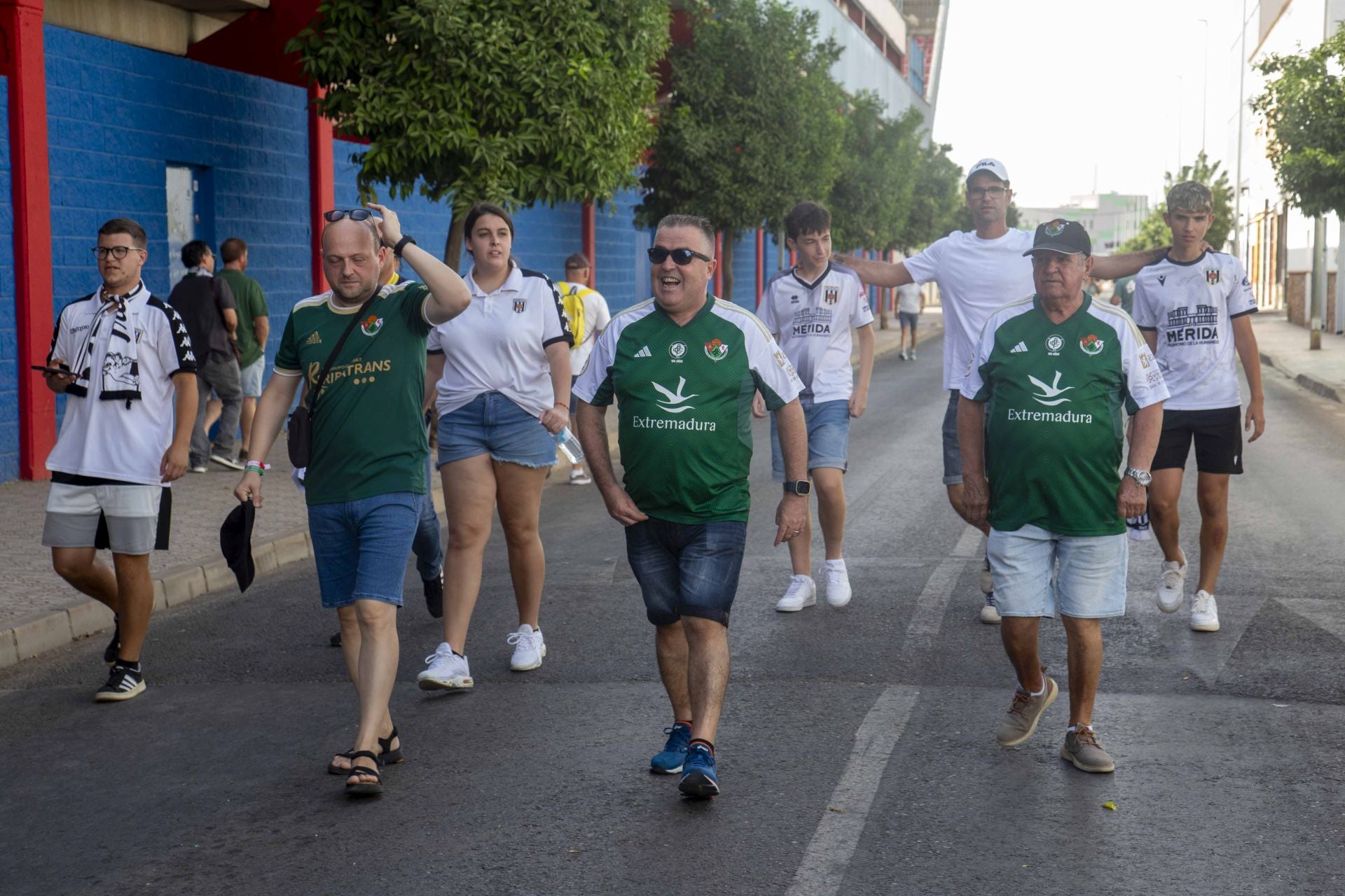 Las mejores imágenes del derbi entre el Mérida y el Cacereño en el Francisco de la Hera