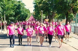 Participantes en la Marcha contra el Cáncer.
