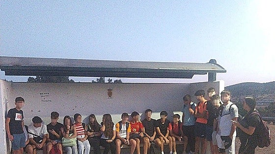 Un centenar de alumnos extremeños aún no disponen de transporte escolar