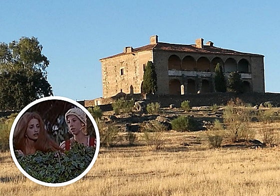 Casa La Enjarada en Cáceres y un frame de La Celestina de 1996